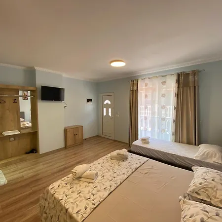 Kriss-klej's * Sarandë