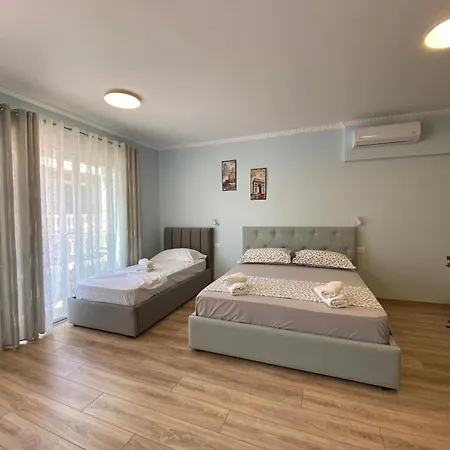 Kriss-klej's * Sarandë