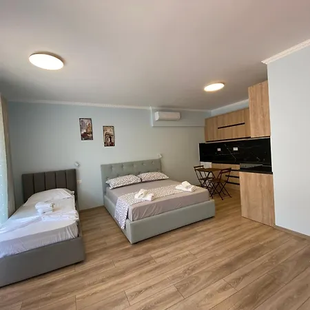 Kriss-klej's Sarandë